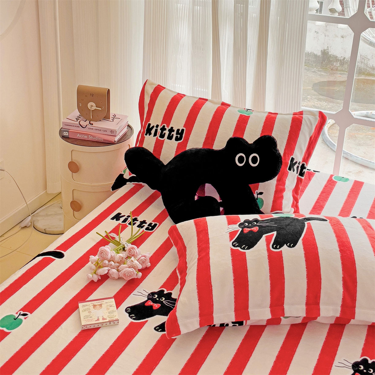 91家纺网 家纺一手货源 找家纺 名兮家居 2025新款高克重印花牛奶绒单床笠床笠单件 猫咪乐园