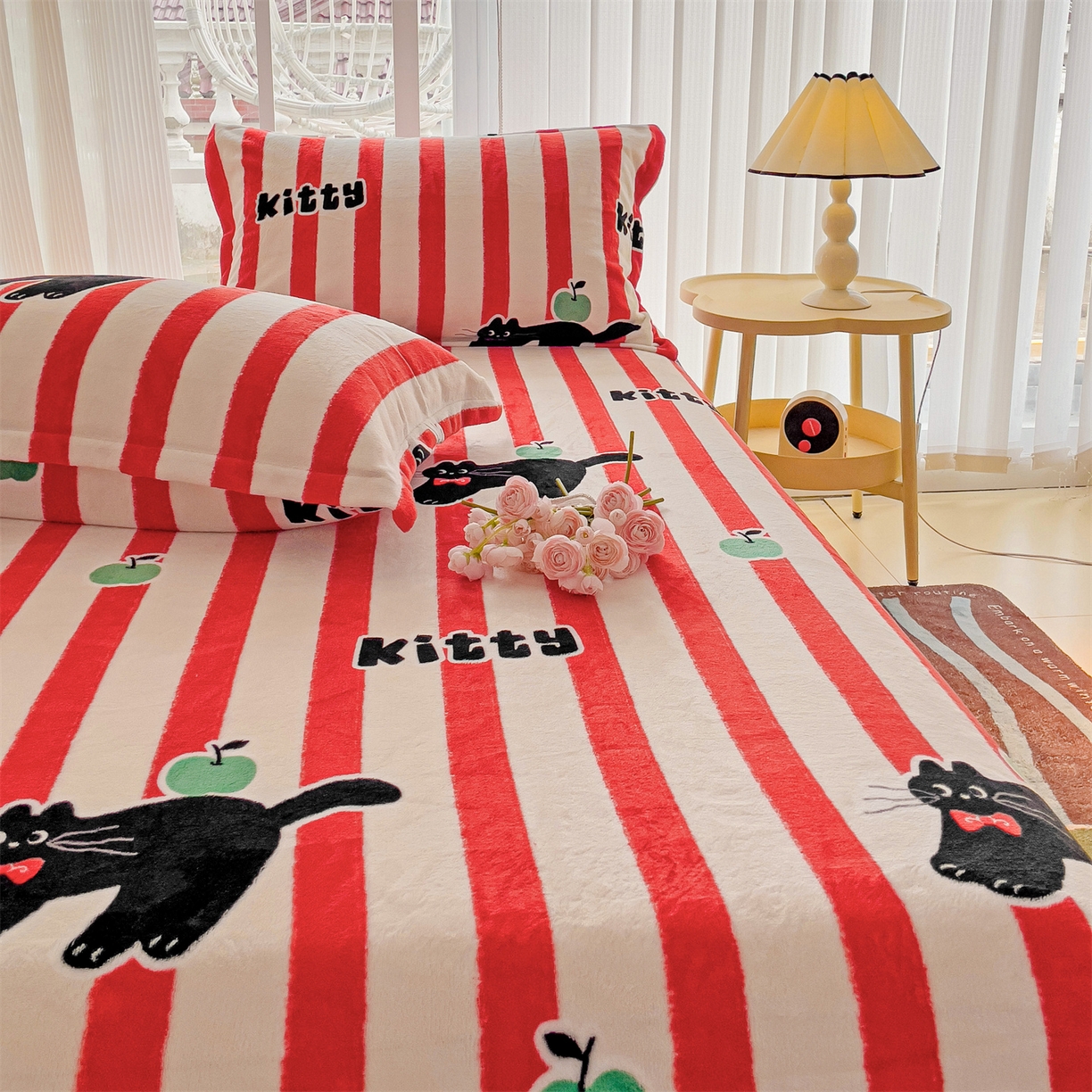 91家纺网 家纺一手货源 找家纺 名兮家居 2025新款高克重印花牛奶绒单床笠床笠单件 猫咪乐园