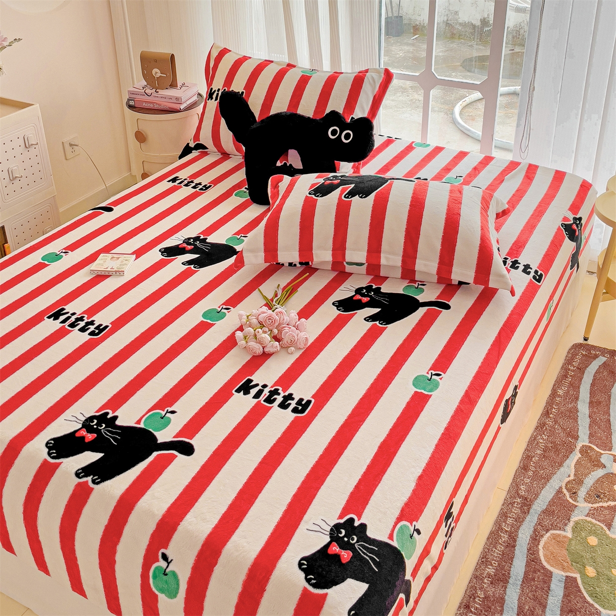 91家纺网 家纺一手货源 找家纺 名兮家居 2025新款高克重印花牛奶绒单床笠床笠单件 猫咪乐园