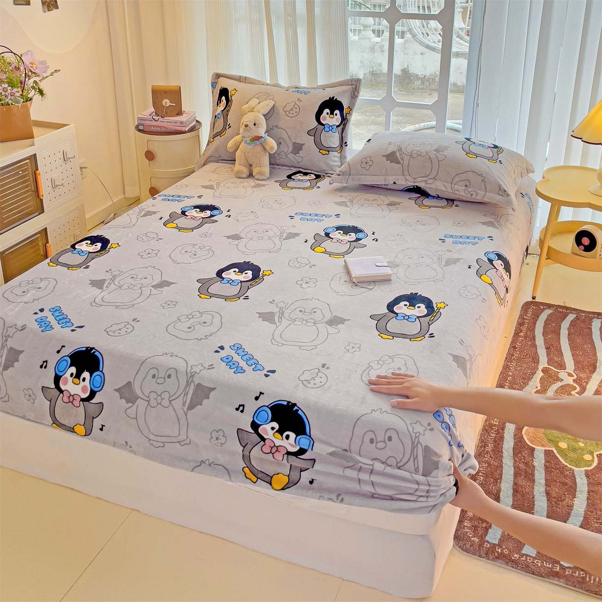 名兮家居 2025新款高克重印花牛奶绒单床笠床笠单件 企鹅宝宝