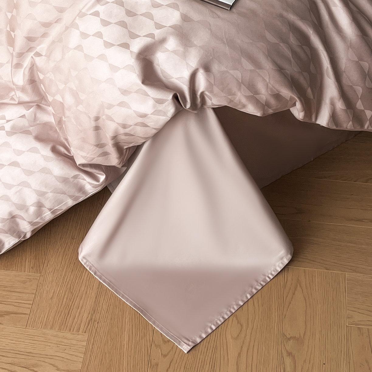 91家纺网 家纺一手货源 找家纺 群鹿家访 25年新款长绒棉简约款四件套 瑞彩流光