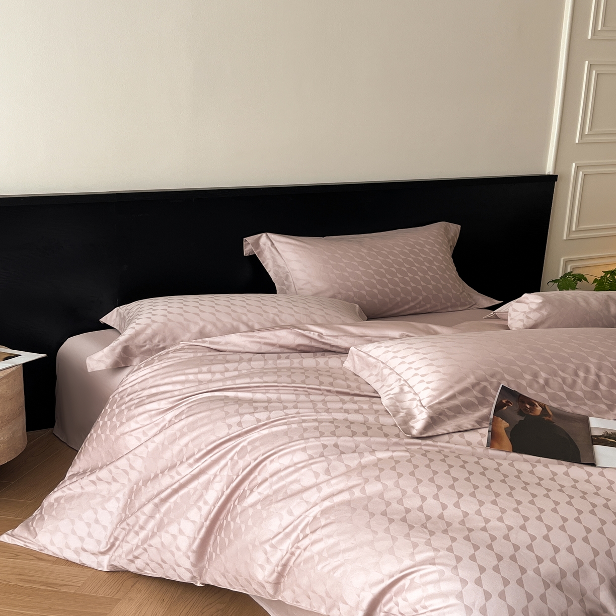 91家纺网 家纺一手货源 找家纺 群鹿家访 25年新款长绒棉简约款四件套 瑞彩流光