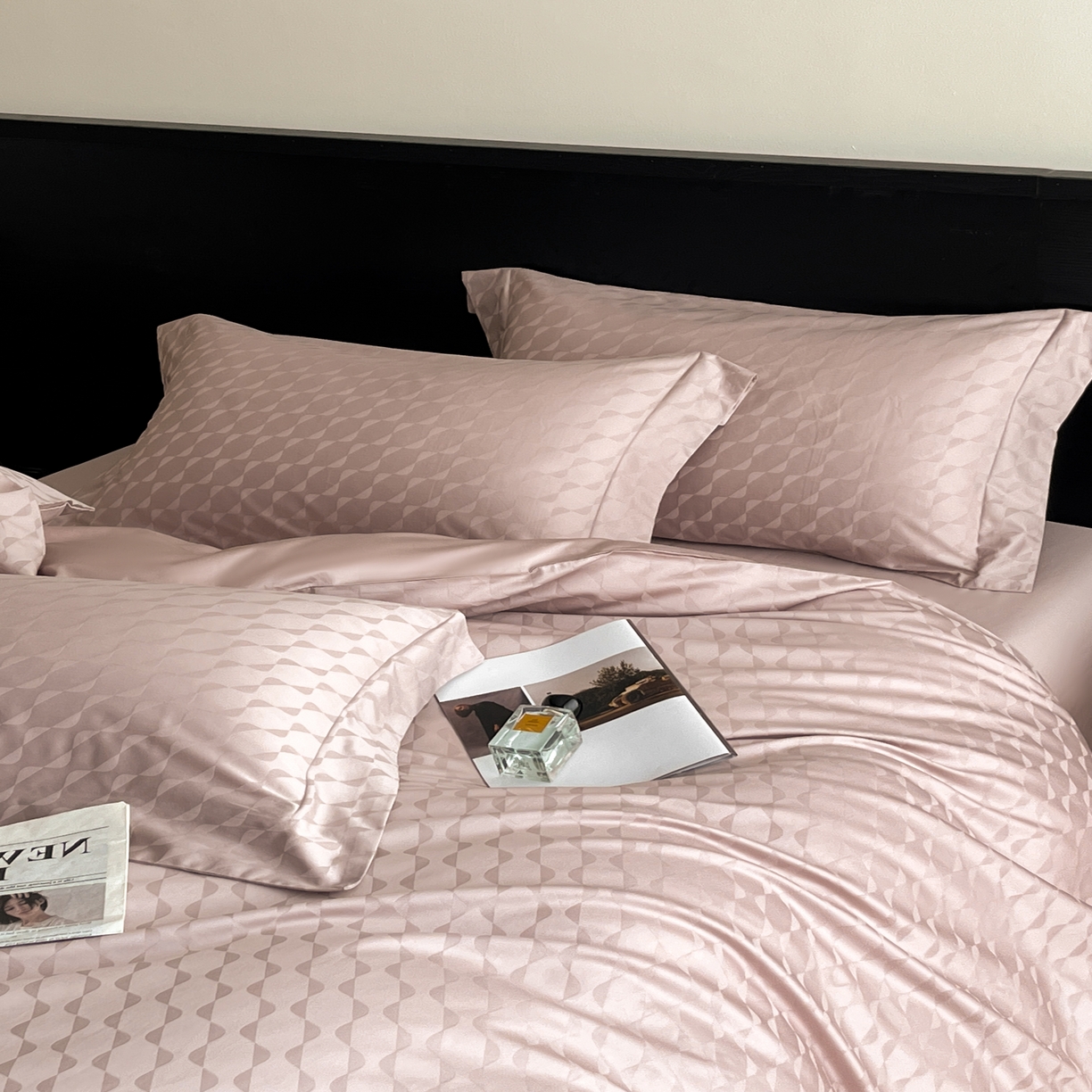 91家纺网 家纺一手货源 找家纺 群鹿家访 25年新款长绒棉简约款四件套 瑞彩流光