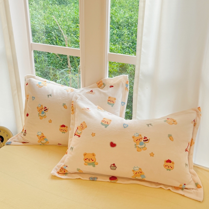 91家纺网 家纺一手货源 找家纺 寐居家纺 2025新款印花牛奶绒四件套 烘焙小熊