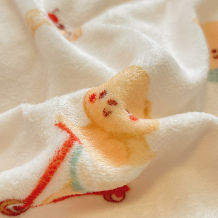 91家纺网 家纺一手货源 找家纺 寐居家纺 2025新款印花牛奶绒四件套 烘焙小熊