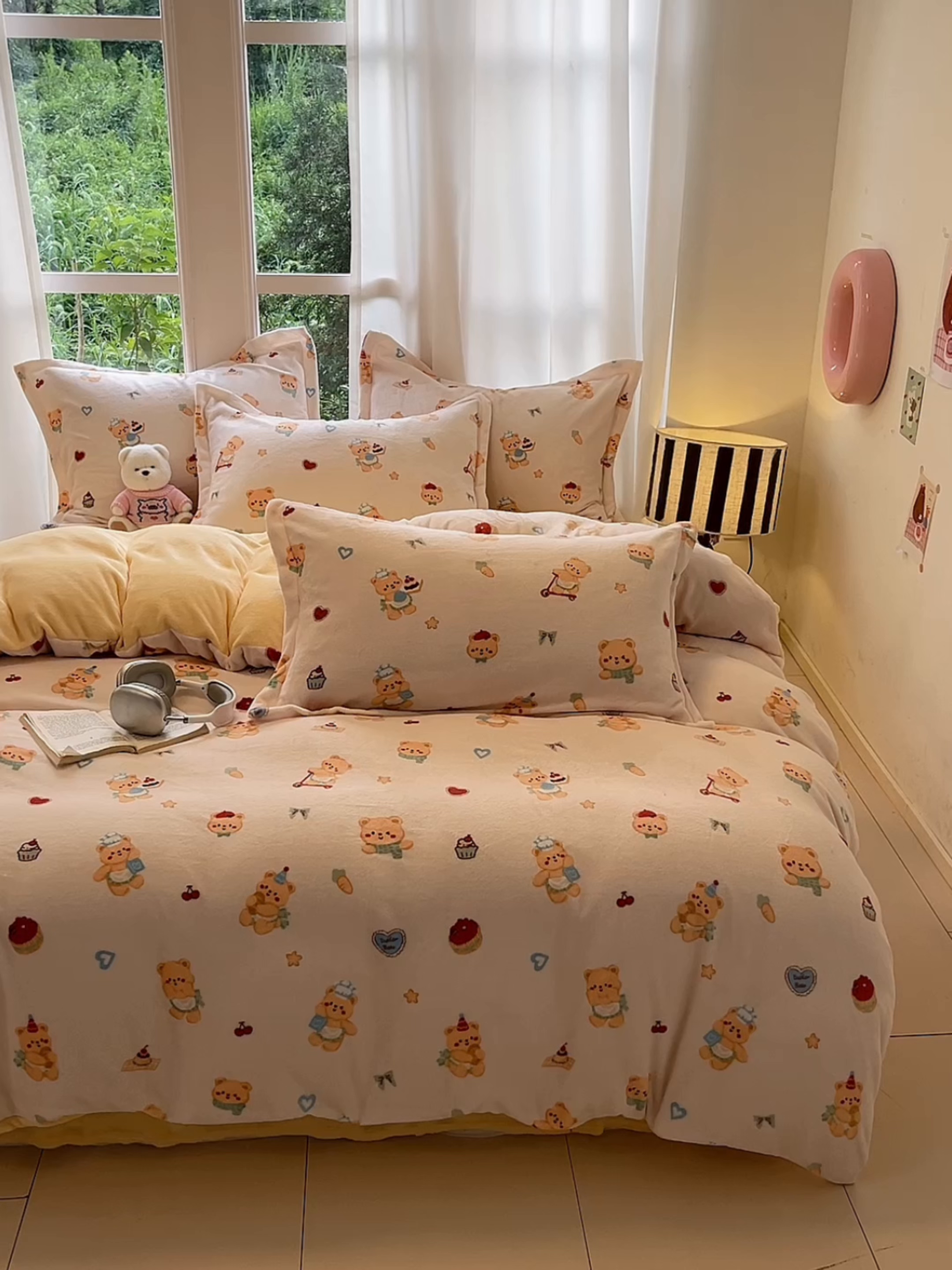 91家纺网 家纺一手货源 找家纺 寐居家纺 2025新款印花牛奶绒四件套 烘焙小熊