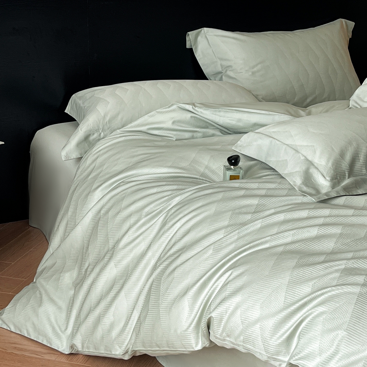 91家纺网 家纺一手货源 找家纺 群鹿家访 25年新款长绒棉简约款四件套 时空