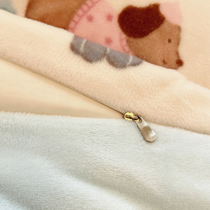 91家纺网 家纺一手货源 找家纺 寐居家纺 2025新款印花牛奶绒四件套 花田小狗