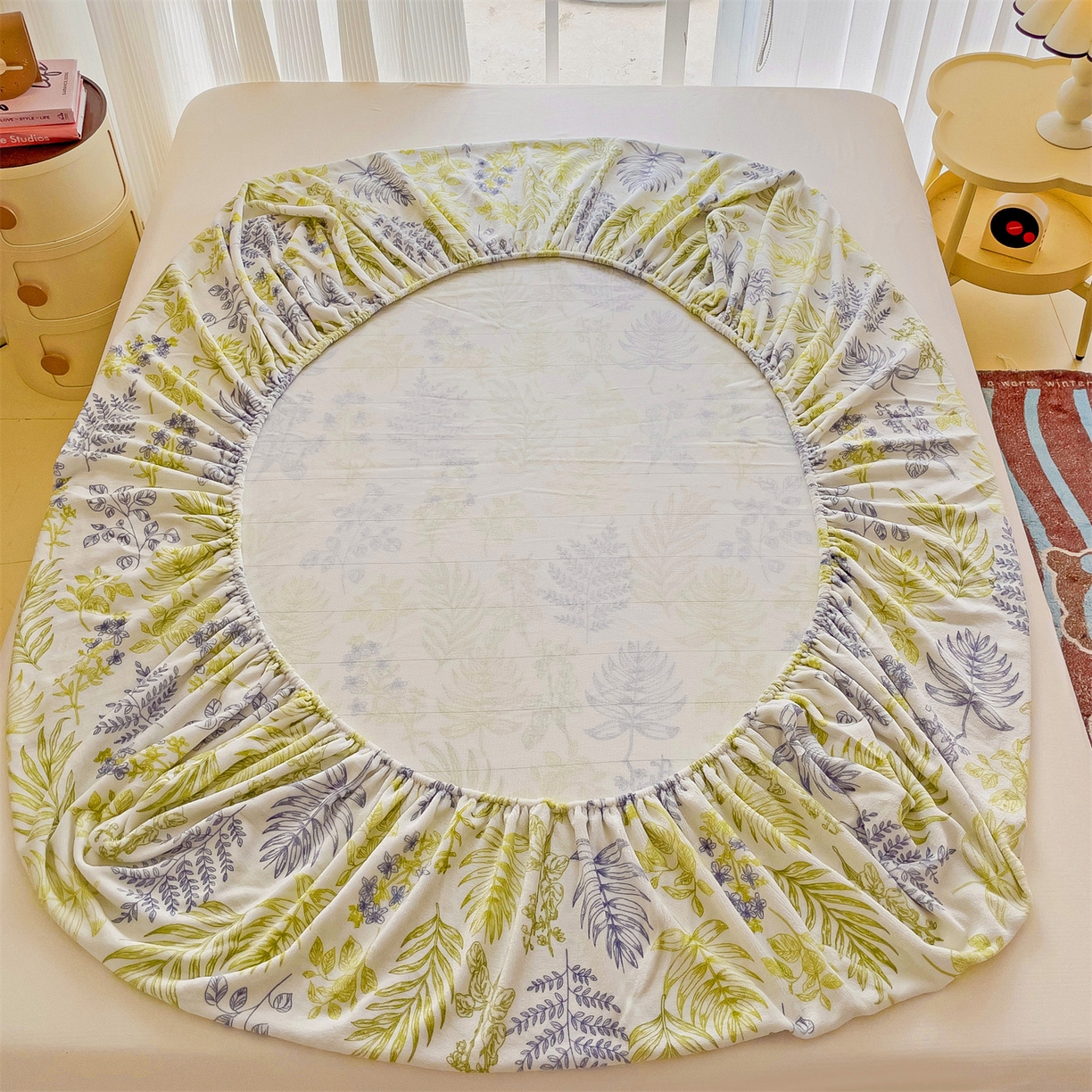 91家纺网 家纺一手货源 找家纺 名兮家居 2025新款高克重印花牛奶绒单床笠床笠单件 清新物语