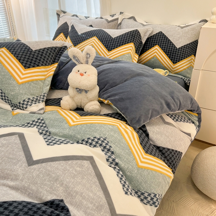 91家纺网 家纺一手货源 找家纺 寐居家纺 2025新款印花牛奶绒四件套 简约格