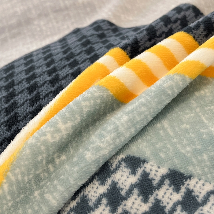 91家纺网 家纺一手货源 找家纺 寐居家纺 2025新款印花牛奶绒四件套 简约格