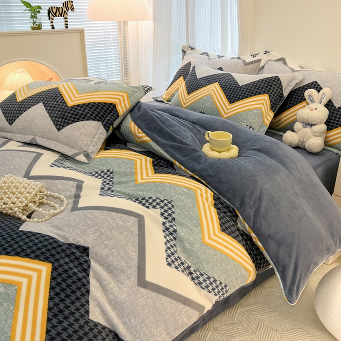 91家纺网 家纺一手货源 找家纺 寐居家纺 2025新款印花牛奶绒四件套 简约格