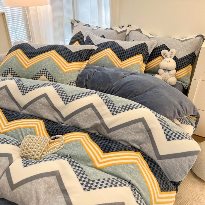 91家纺网 家纺一手货源 找家纺 寐居家纺 2025新款印花牛奶绒四件套 简约格