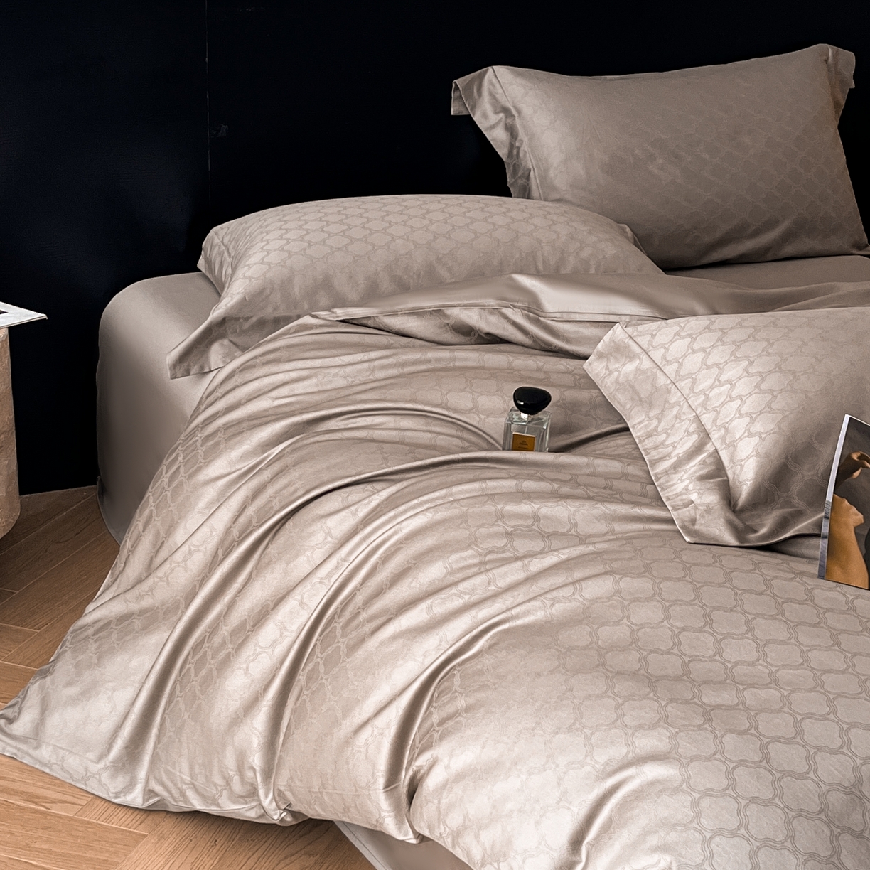 91家纺网 家纺一手货源 找家纺 群鹿家访 25年新款长绒棉简约款四件套 艺维