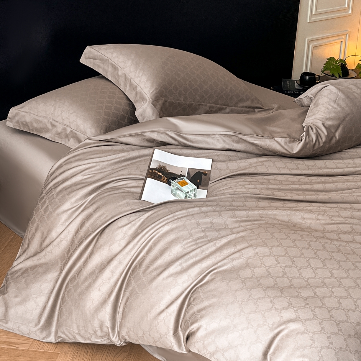 91家纺网 家纺一手货源 找家纺 群鹿家访 25年新款长绒棉简约款四件套 艺维