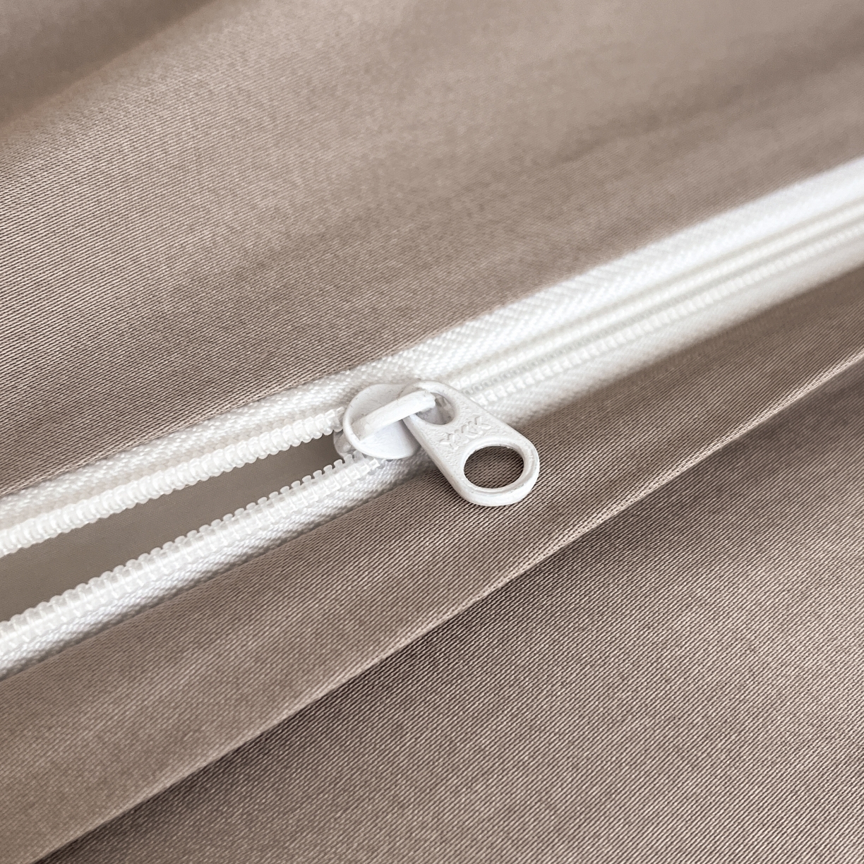 91家纺网 家纺一手货源 找家纺 群鹿家访 25年新款长绒棉简约款四件套 艺维