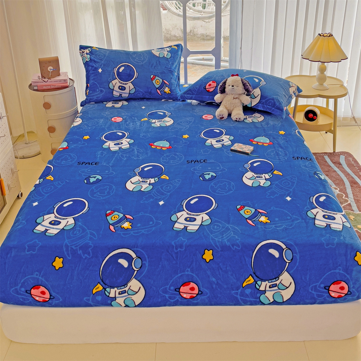 91家纺网 家纺一手货源 找家纺 名兮家居 2025新款高克重印花牛奶绒单床笠床笠单件 太空人