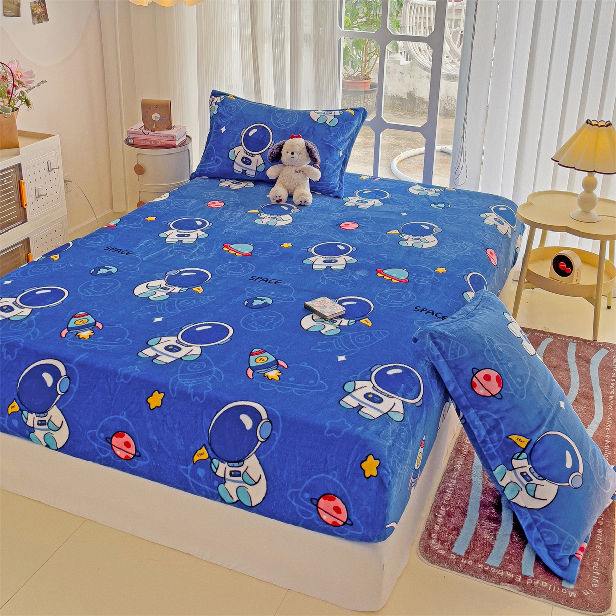 91家纺网 家纺一手货源 找家纺 名兮家居 2025新款高克重印花牛奶绒单床笠床笠单件 太空人