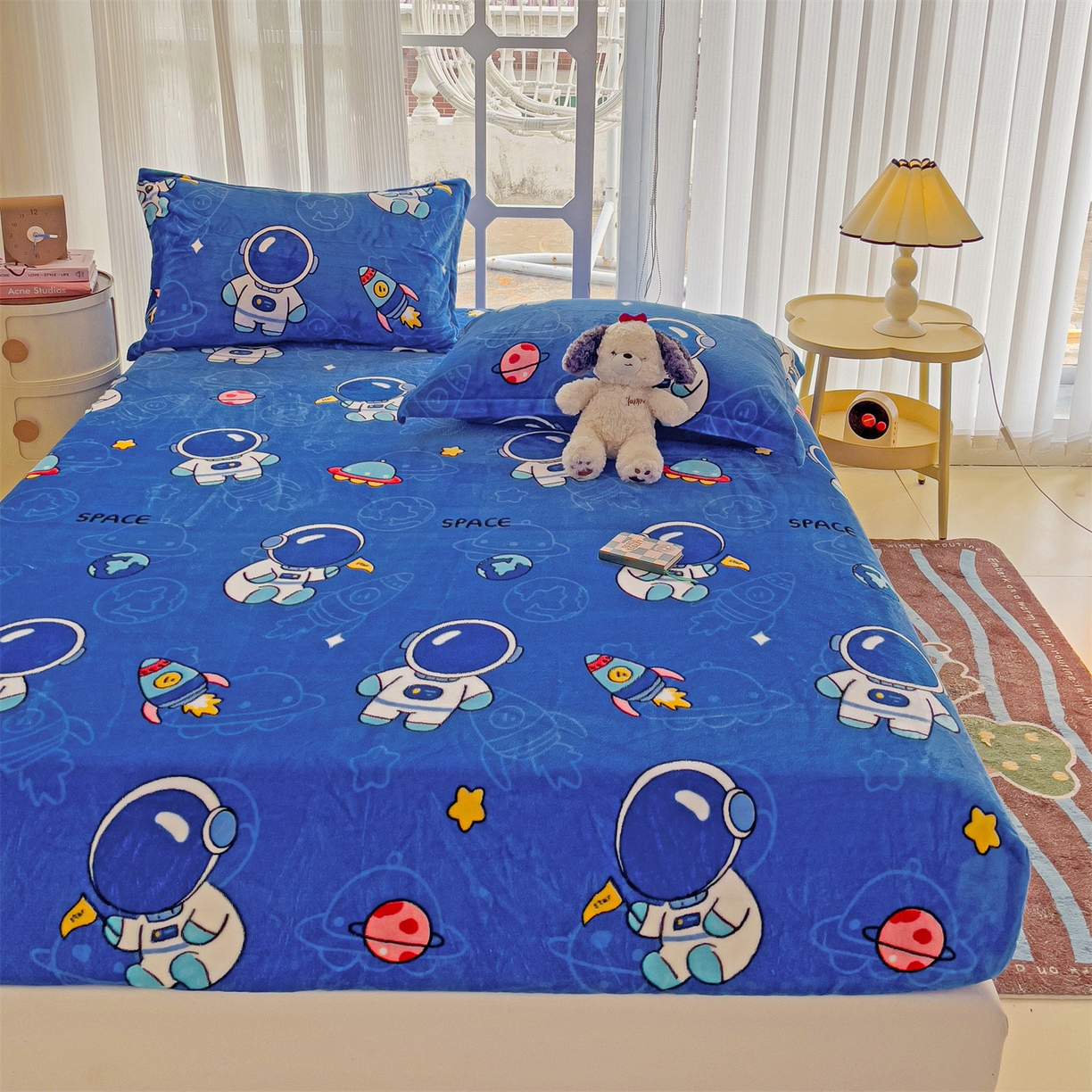 91家纺网 家纺一手货源 找家纺 名兮家居 2025新款高克重印花牛奶绒单床笠床笠单件 太空人