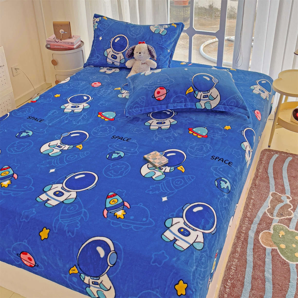 91家纺网 家纺一手货源 找家纺 名兮家居 2025新款高克重印花牛奶绒单床笠床笠单件 太空人