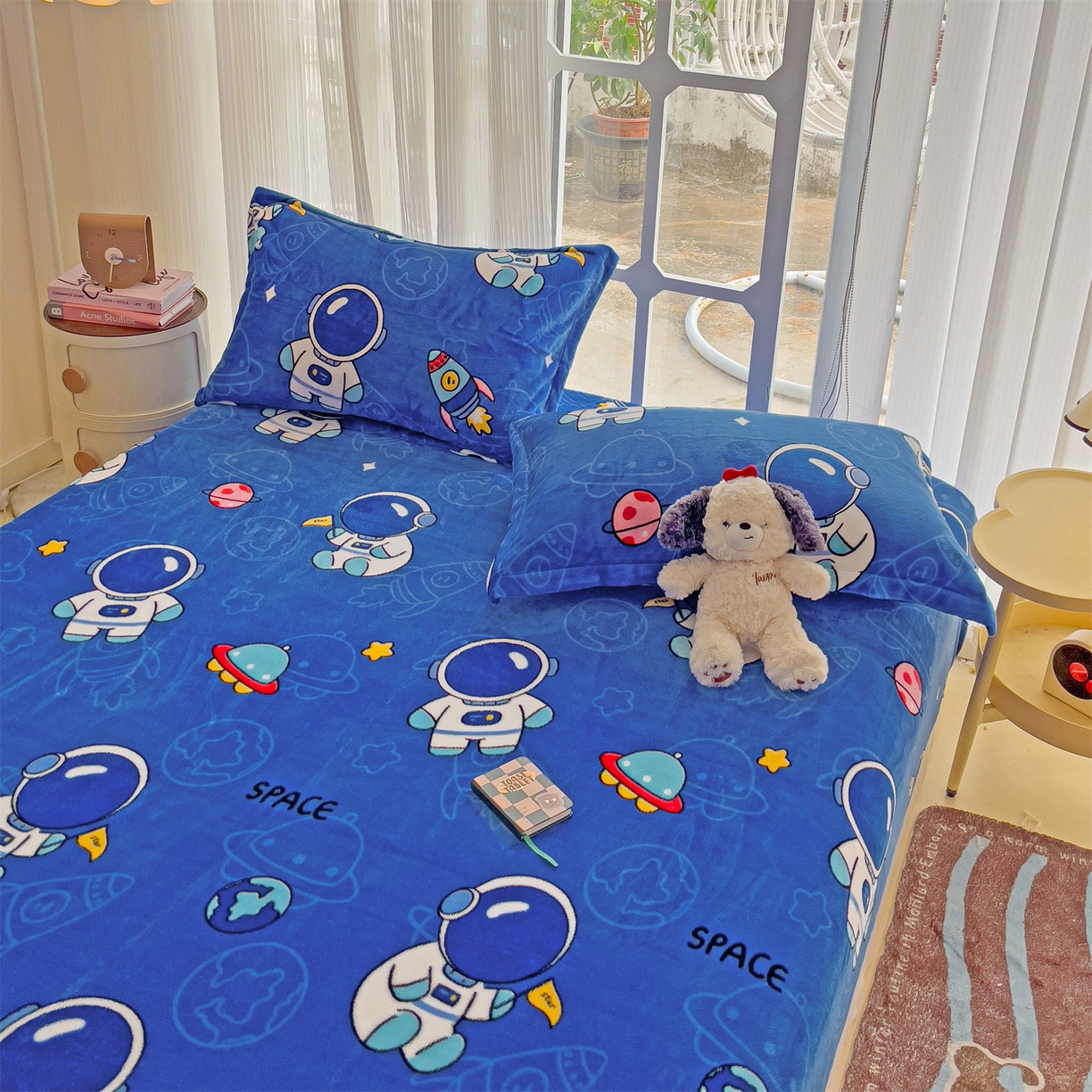 91家纺网 家纺一手货源 找家纺 名兮家居 2025新款高克重印花牛奶绒单床笠床笠单件 太空人