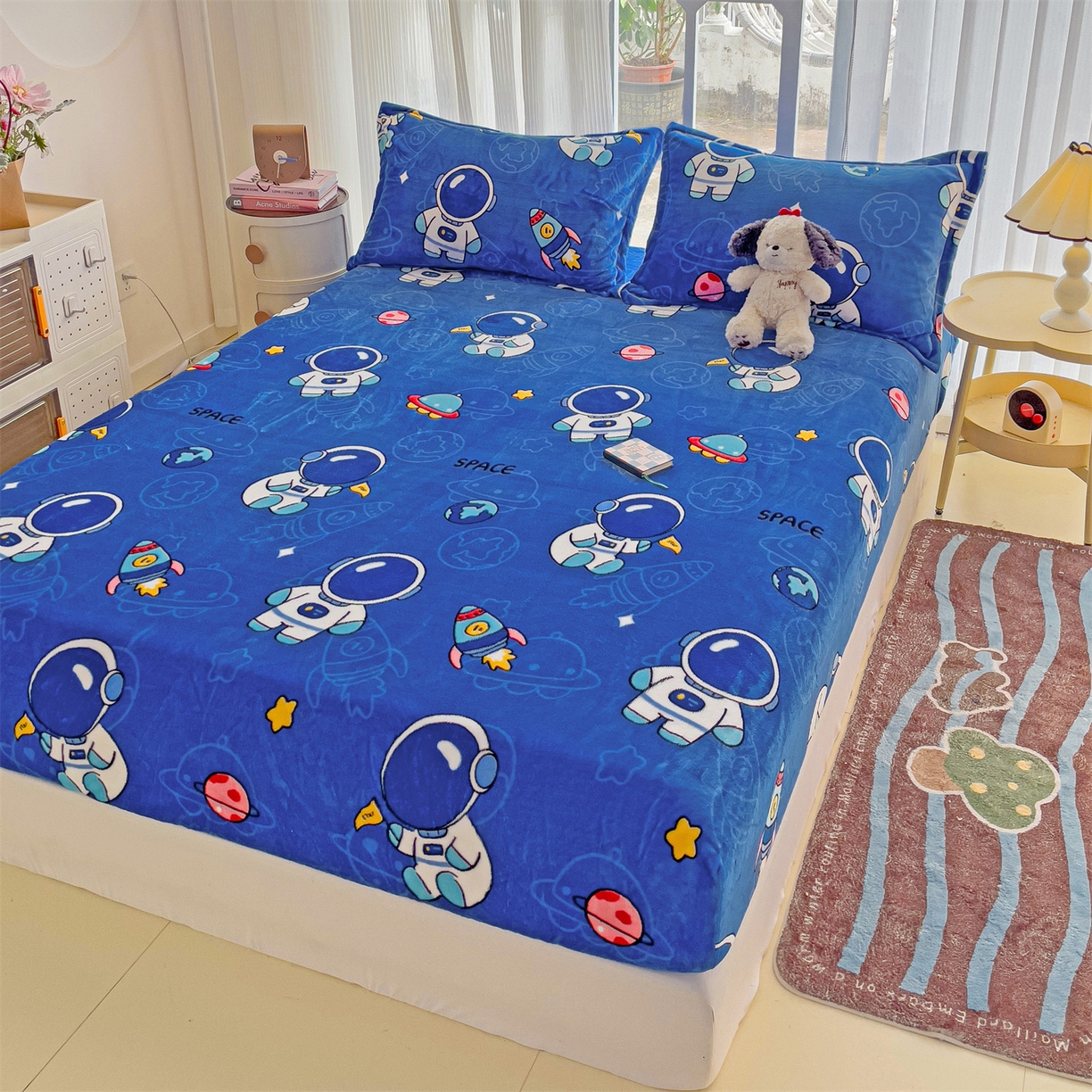 91家纺网 家纺一手货源 找家纺 名兮家居 2025新款高克重印花牛奶绒单床笠床笠单件 太空人