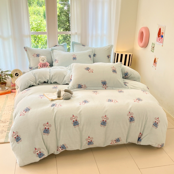 91家纺网 家纺一手货源 找家纺 寐居家纺 2025新款印花牛奶绒四件套 洛洛小狗