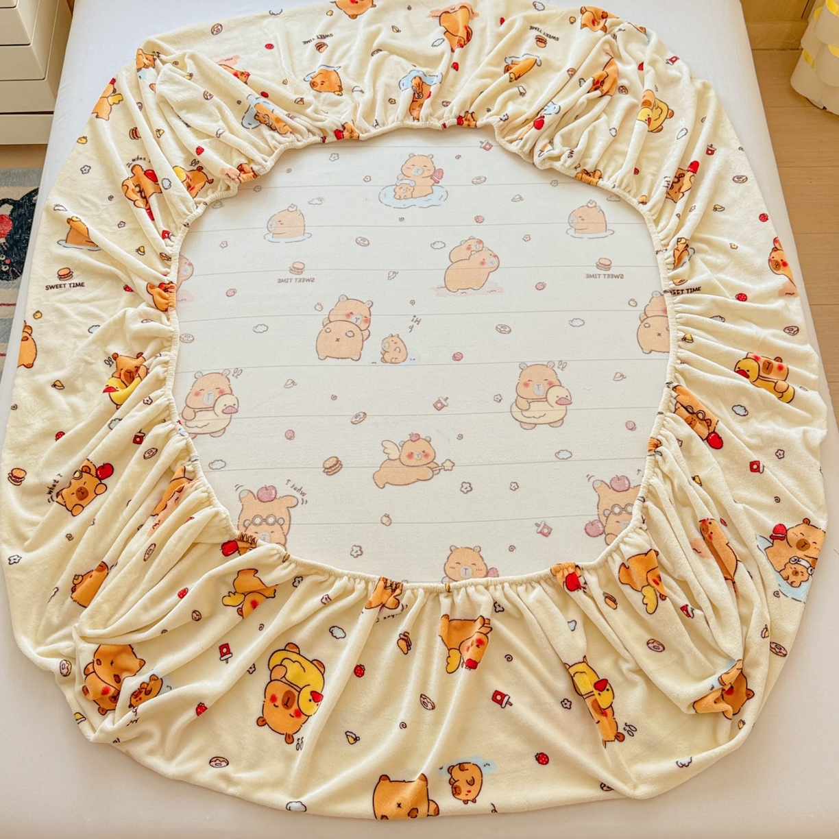 91家纺网 家纺一手货源 找家纺 名兮家居 2025新款高克重印花牛奶绒单床笠床笠单件 贪吃巴拉