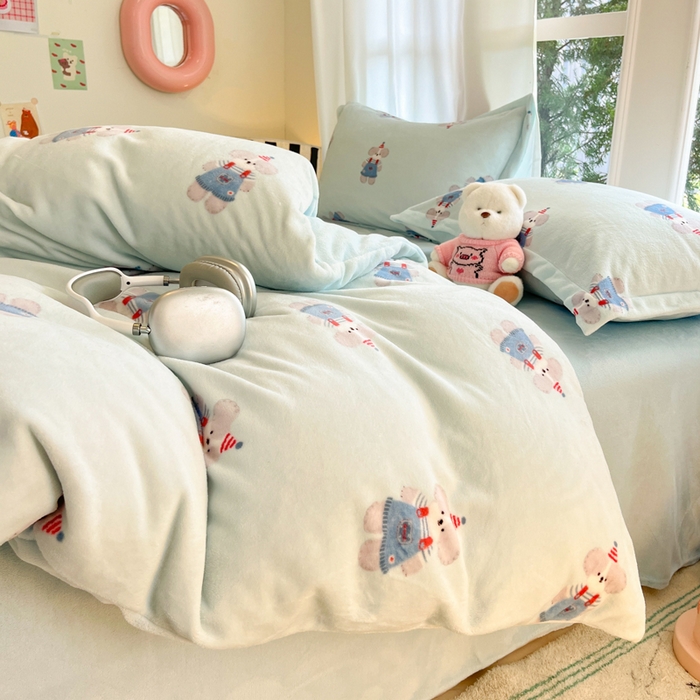 91家纺网 家纺一手货源 找家纺 寐居家纺 2025新款印花牛奶绒四件套 洛洛小狗