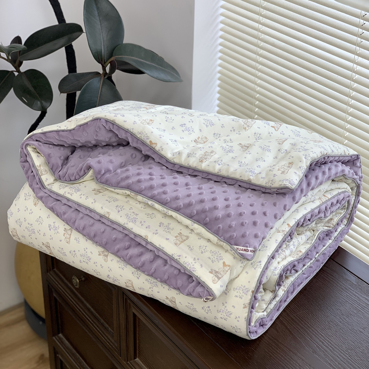 91家纺网 家纺一手货源 找家纺 源启生活 2025新款全棉双层纱豆豆被被子被芯 乖乖兔