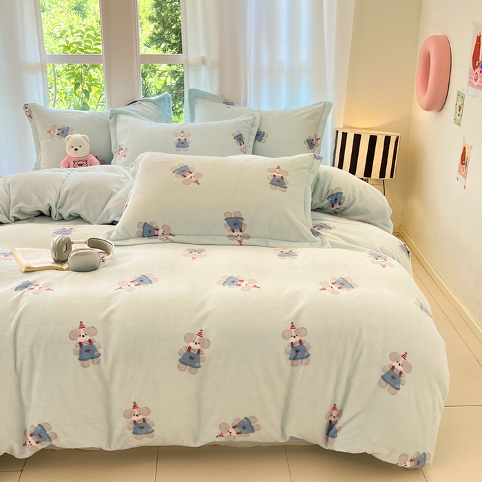 91家纺网 家纺一手货源 找家纺 寐居家纺 2025新款印花牛奶绒四件套 洛洛小狗