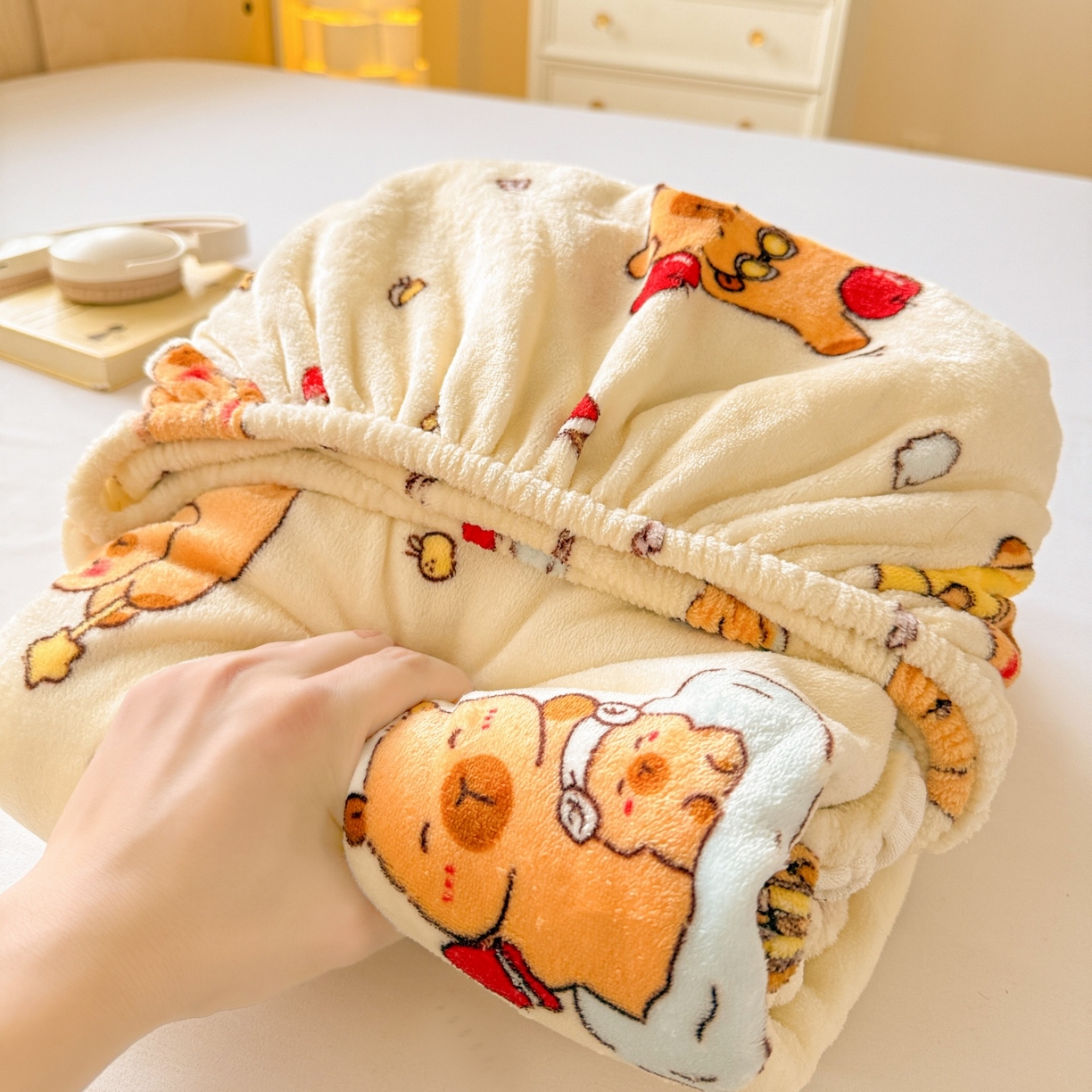 91家纺网 家纺一手货源 找家纺 名兮家居 2025新款高克重印花牛奶绒单床笠床笠单件 贪吃巴拉