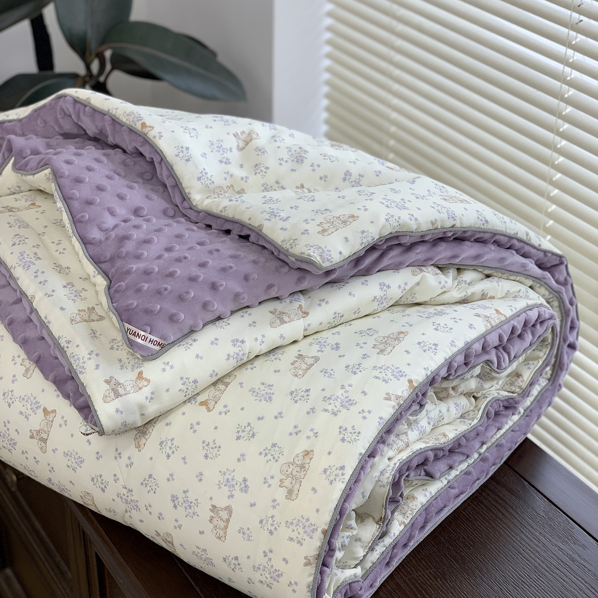 91家纺网 家纺一手货源 找家纺 源启生活 2025新款全棉双层纱豆豆被被子被芯 乖乖兔