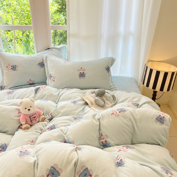 91家纺网 家纺一手货源 找家纺 寐居家纺 2025新款印花牛奶绒四件套 洛洛小狗