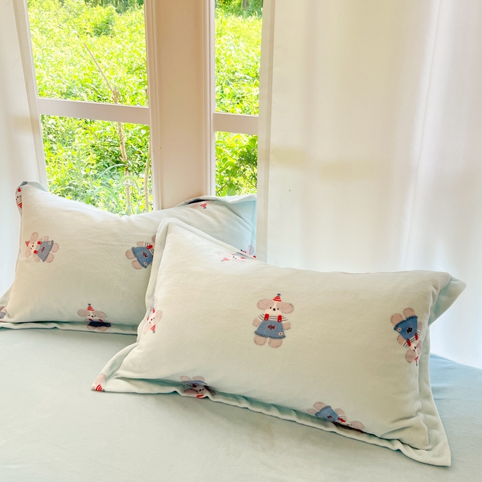 91家纺网 家纺一手货源 找家纺 寐居家纺 2025新款印花牛奶绒四件套 洛洛小狗