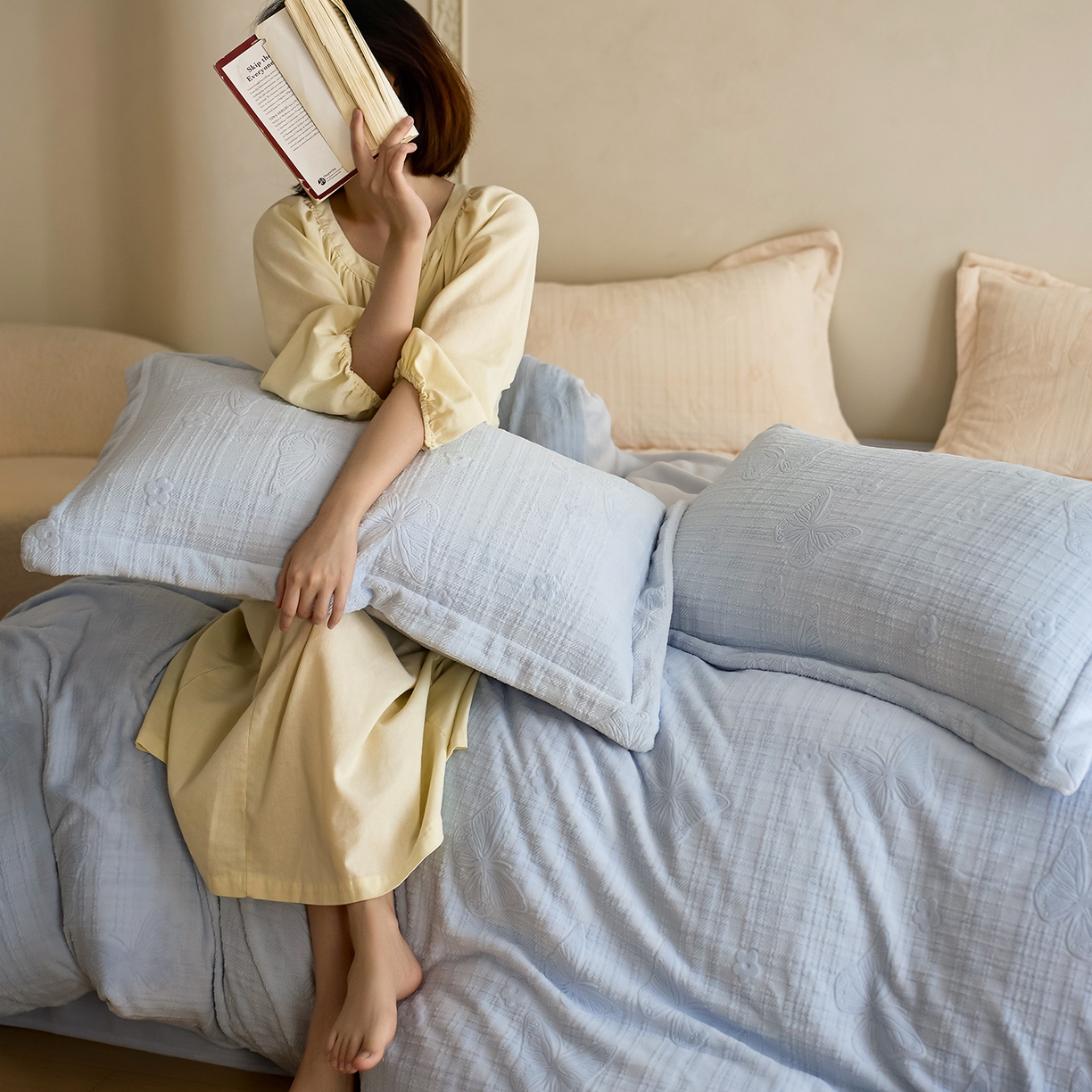 91家纺网 家纺一手货源 找家纺 （总）亿梵家居 2025秋冬新款A类全消光牛奶绒立体5D雕花绒四件套-风格一 （提供买家秀）