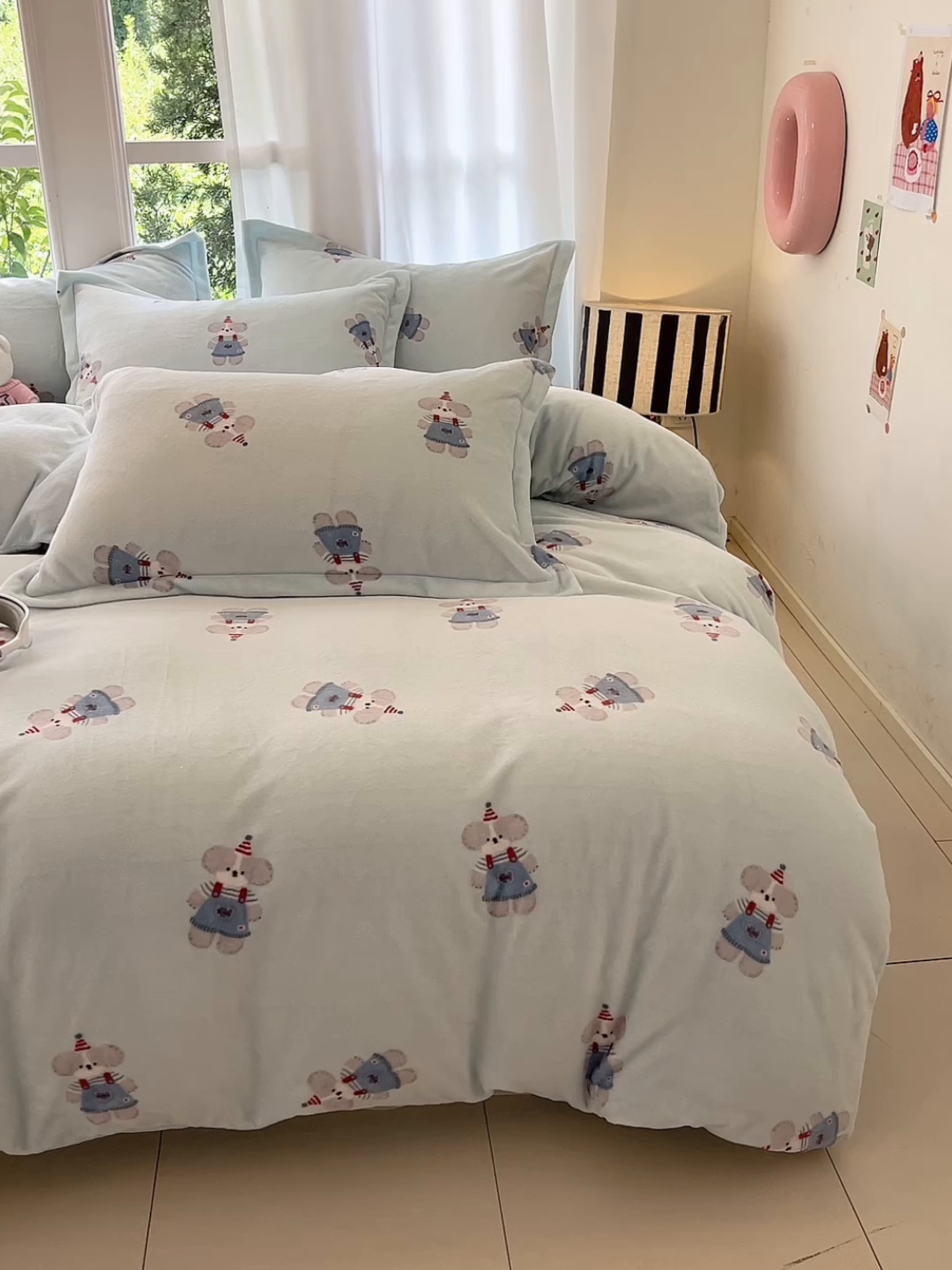 91家纺网 家纺一手货源 找家纺 寐居家纺 2025新款印花牛奶绒四件套 洛洛小狗