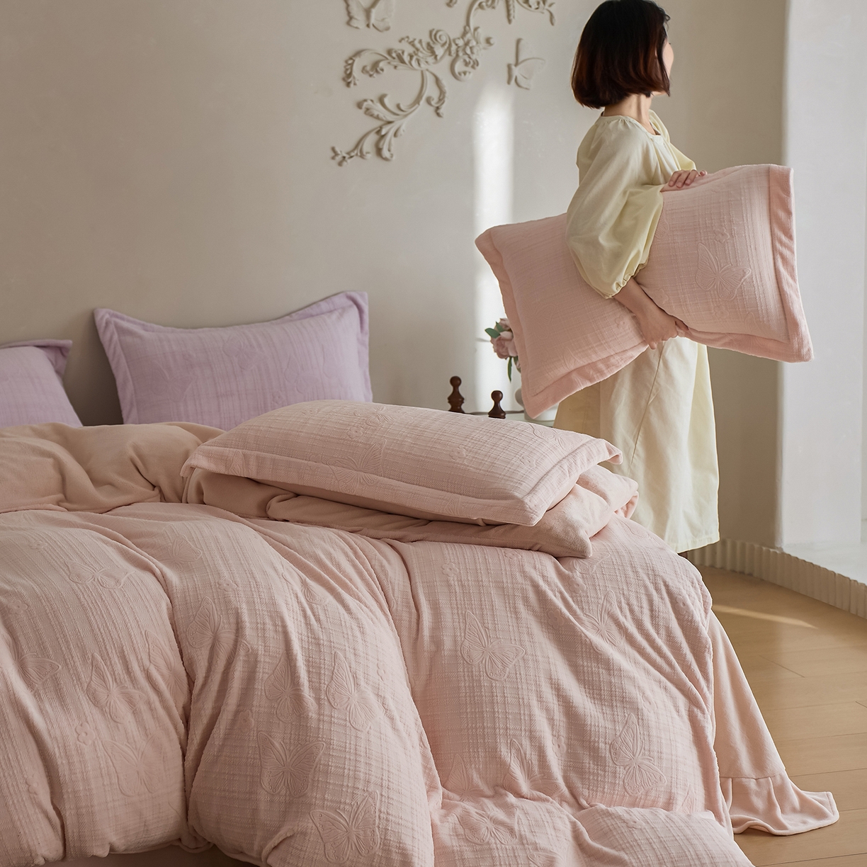 91家纺网 家纺一手货源 找家纺 （总）亿梵家居 2025秋冬新款A类全消光牛奶绒立体5D雕花绒四件套-风格一 （提供买家秀）