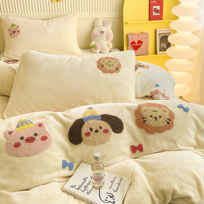 91家纺网 家纺一手货源 找家纺 （总）寐居家纺 2025新款牛奶绒大版毛巾绣床单款四件套