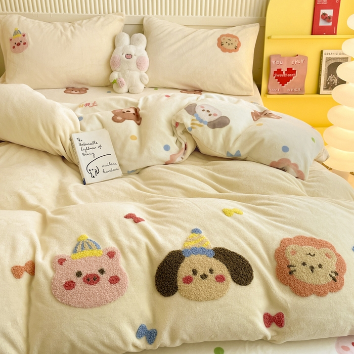 91家纺网 家纺一手货源 找家纺 （总）寐居家纺 2025新款牛奶绒大版毛巾绣床单款四件套