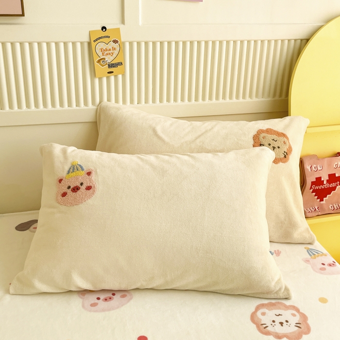 91家纺网 家纺一手货源 找家纺 （总）寐居家纺 2025新款牛奶绒大版毛巾绣床单款四件套