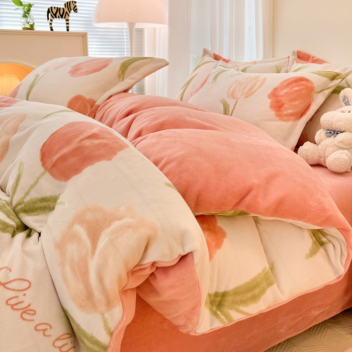 91家纺网 家纺一手货源 找家纺 寐居家纺 2025新款印花牛奶绒四件套 沁香花