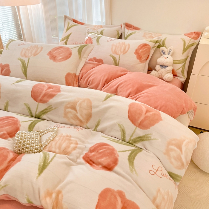 91家纺网 家纺一手货源 找家纺 寐居家纺 2025新款印花牛奶绒四件套 沁香花