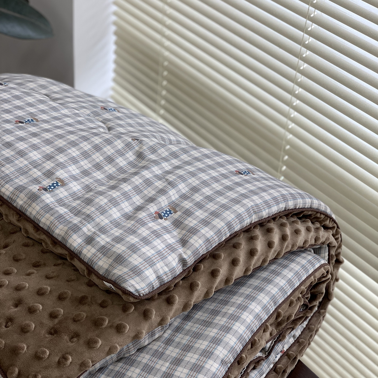 91家纺网 家纺一手货源 找家纺 源启生活 2025新款全棉双层纱豆豆被被子被芯 乐野