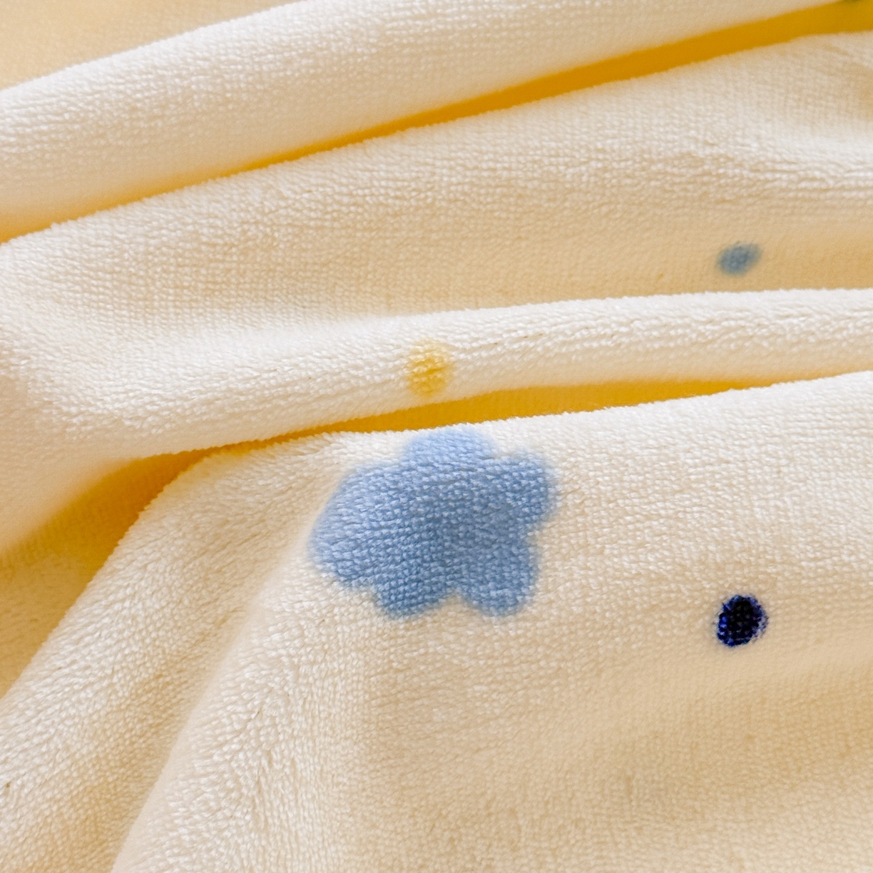 91家纺网 家纺一手货源 找家纺 名兮家居 2025新款高克重印花牛奶绒单床笠床笠单件 童话星空