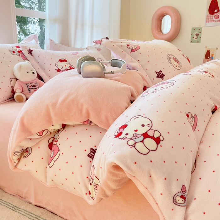 91家纺网 家纺一手货源 找家纺 寐居家纺 2025新款印花牛奶绒四件套 甜心粉粉猫