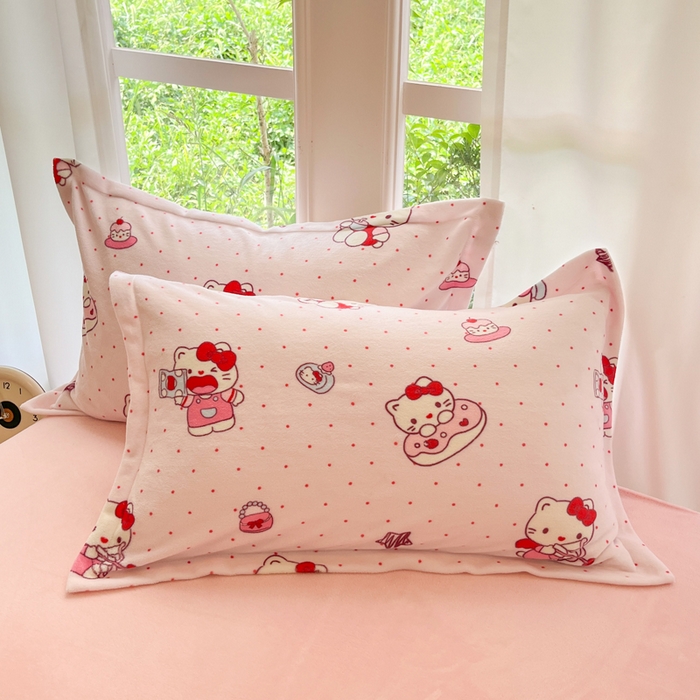 91家纺网 家纺一手货源 找家纺 寐居家纺 2025新款印花牛奶绒四件套 甜心粉粉猫