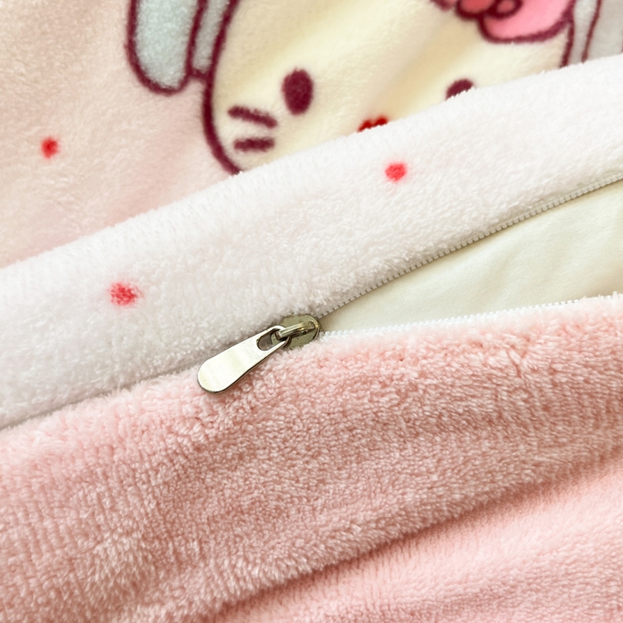 91家纺网 家纺一手货源 找家纺 寐居家纺 2025新款印花牛奶绒四件套 甜心粉粉猫