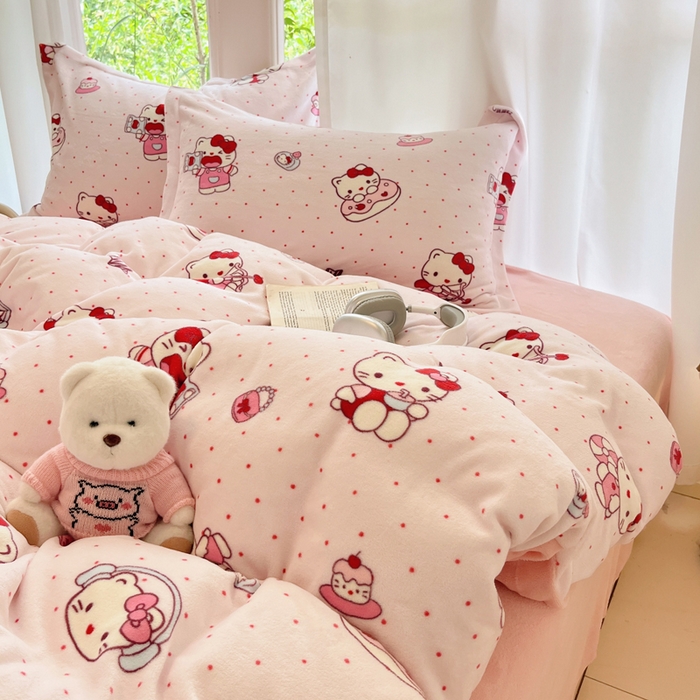 91家纺网 家纺一手货源 找家纺 寐居家纺 2025新款印花牛奶绒四件套 甜心粉粉猫