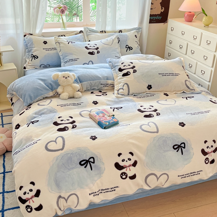 91家纺网 家纺一手货源 找家纺 寐居家纺 2025新款印花牛奶绒四件套 熊猫团团